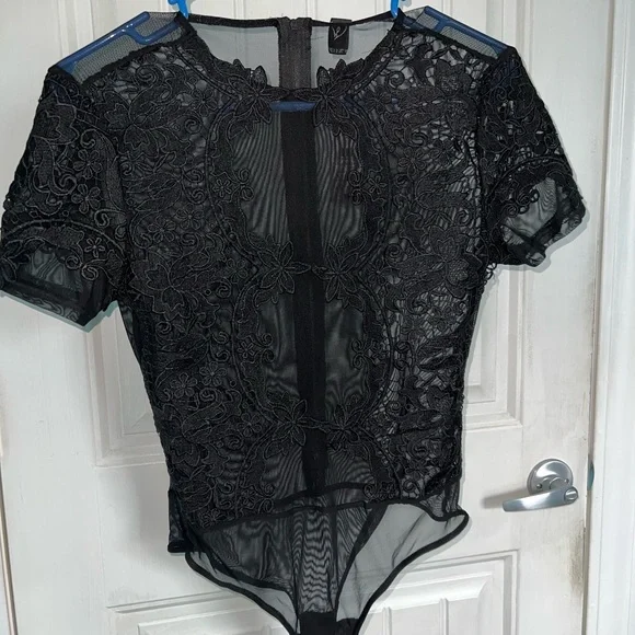 Black lace mesh bodysuit - Picture 4 of 7